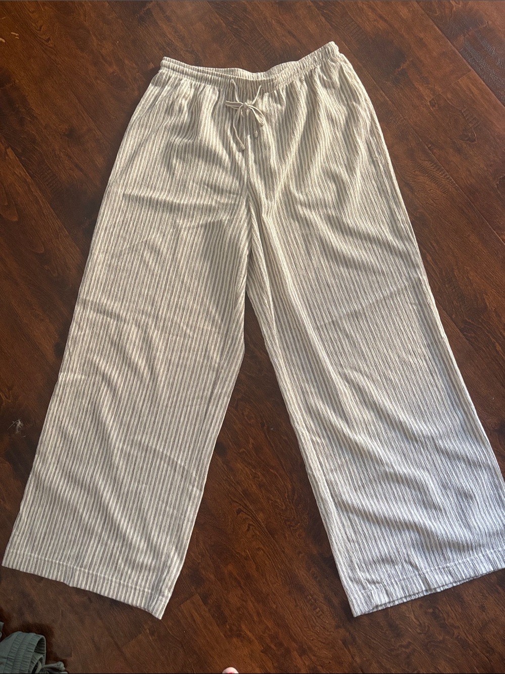 Wide-Leg Drawstring Pants in Beige Stripe